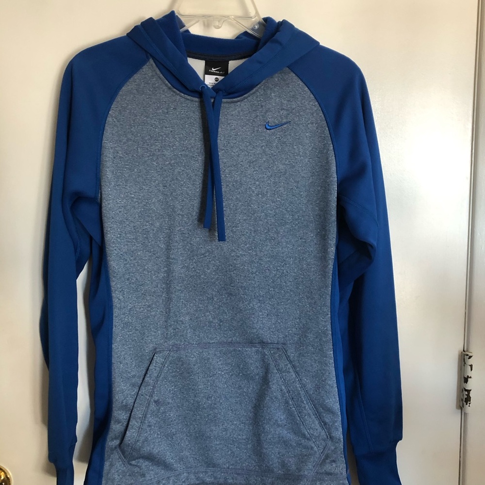 Nike Therma-fit hooded pullover